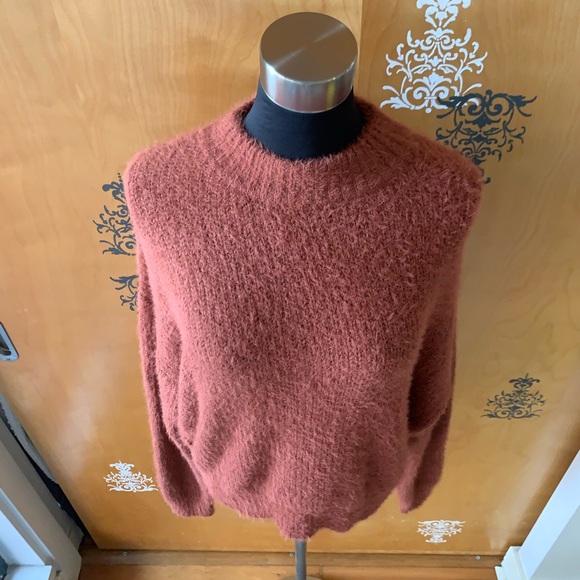 NEW - Audrey 3+1 Crew Neck Fuzzy Sweater - Picture 14 of 16